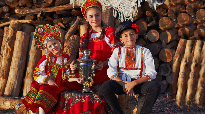 photo session in Rusian folk costumes