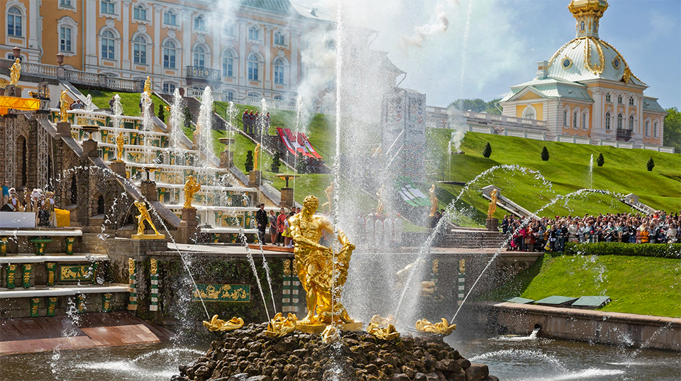 Peterhoff palace and Lower gardens  